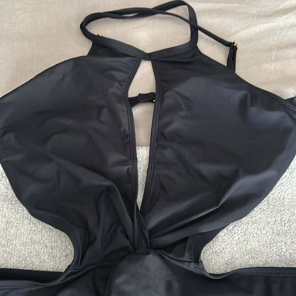 Bathing suit - Picture 2 of 5